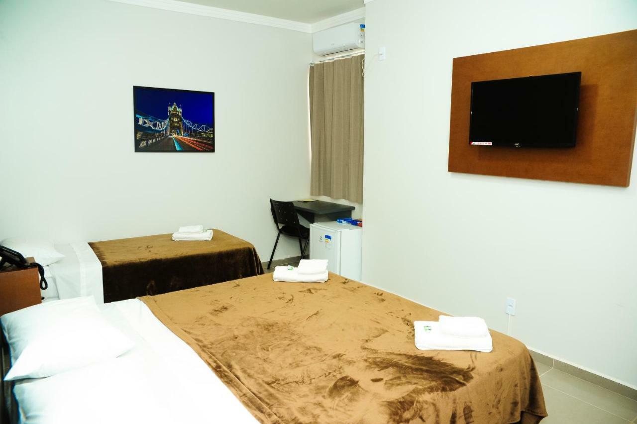 Cafelandia  London Executive Hotel מראה חיצוני תמונה