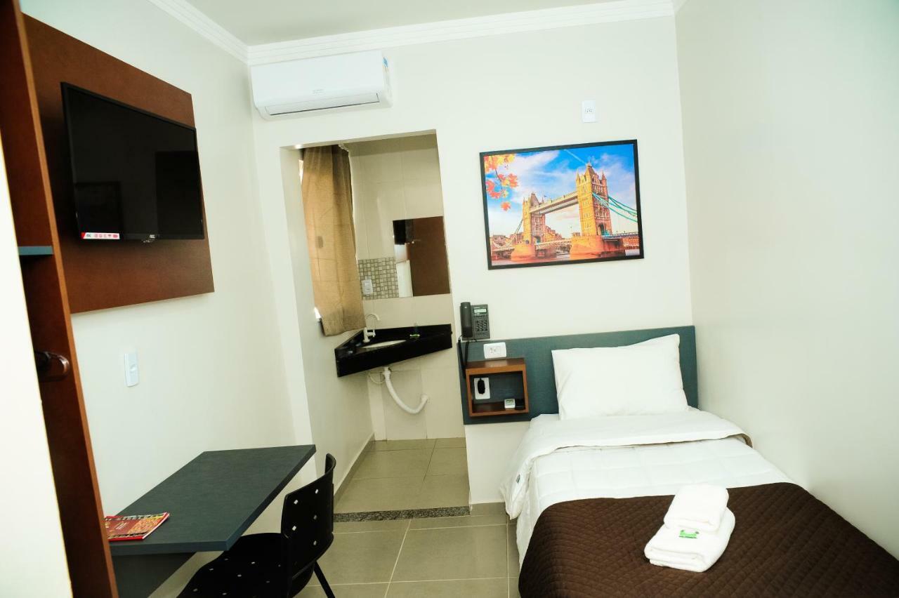 Cafelandia  London Executive Hotel מראה חיצוני תמונה
