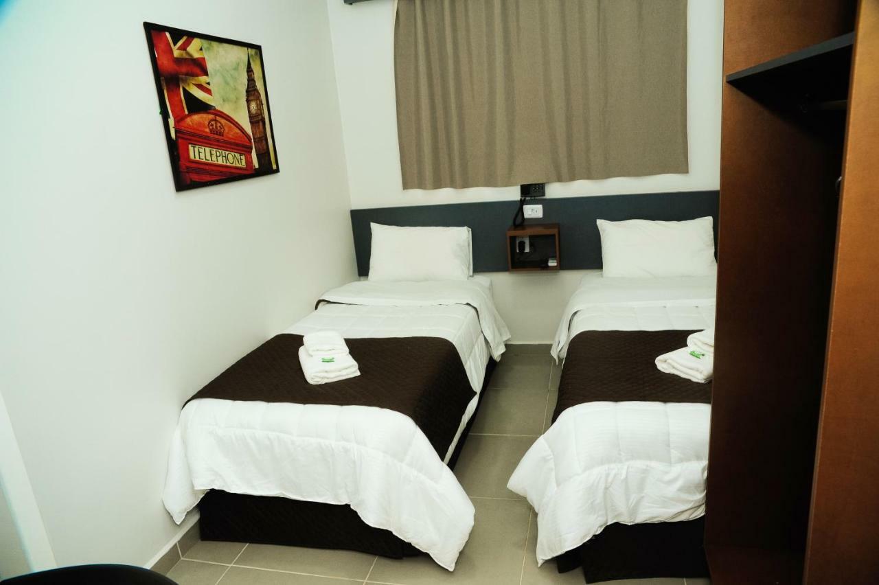 Cafelandia  London Executive Hotel מראה חיצוני תמונה