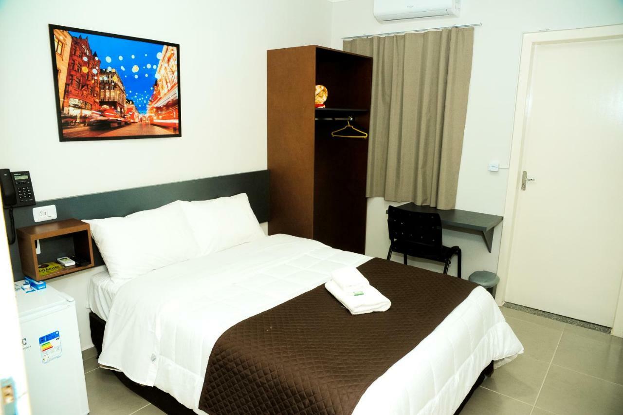 Cafelandia  London Executive Hotel מראה חיצוני תמונה