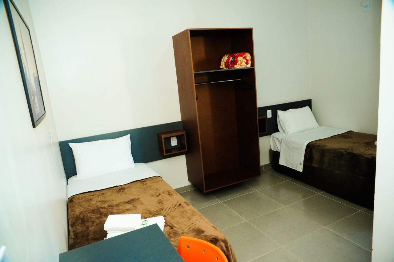 Cafelandia  London Executive Hotel מראה חיצוני תמונה