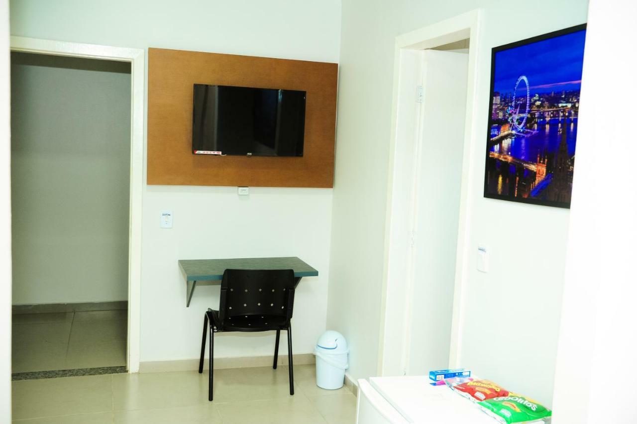 Cafelandia  London Executive Hotel מראה חיצוני תמונה