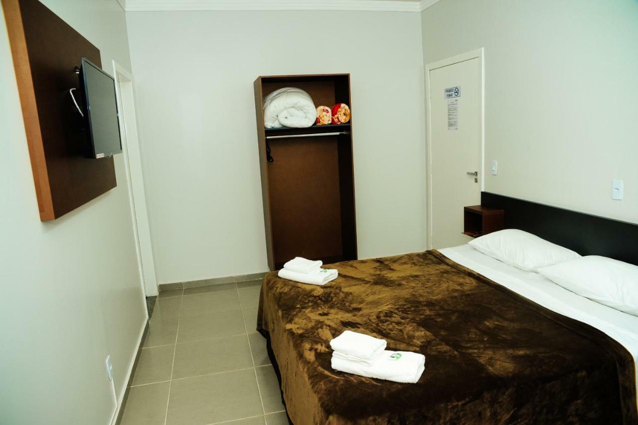 Cafelandia  London Executive Hotel מראה חיצוני תמונה