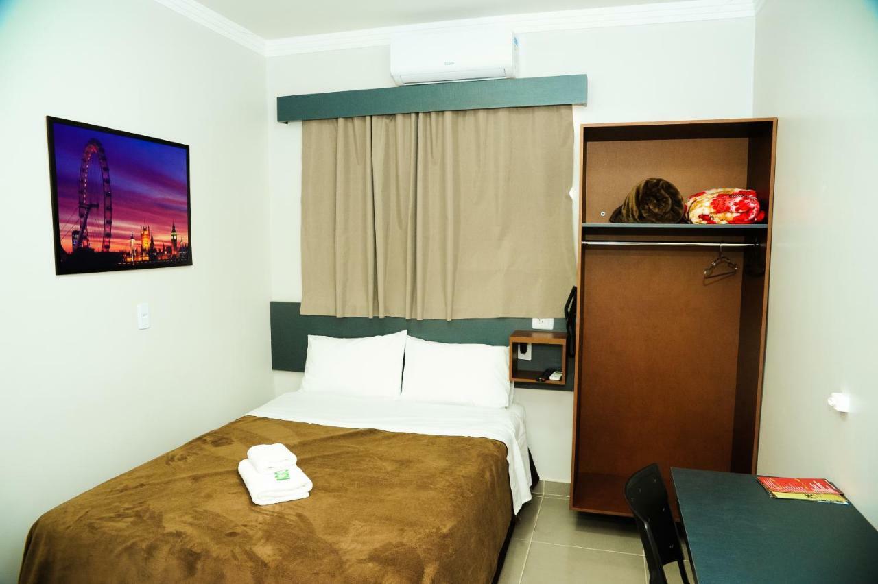 Cafelandia  London Executive Hotel מראה חיצוני תמונה