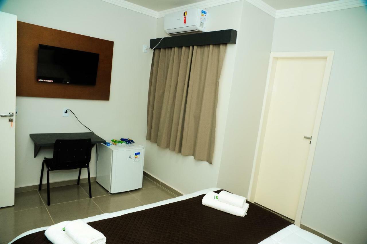 Cafelandia  London Executive Hotel מראה חיצוני תמונה