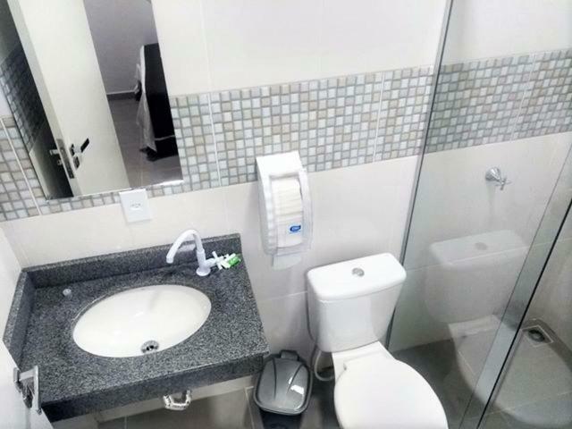 Cafelandia  London Executive Hotel מראה חיצוני תמונה