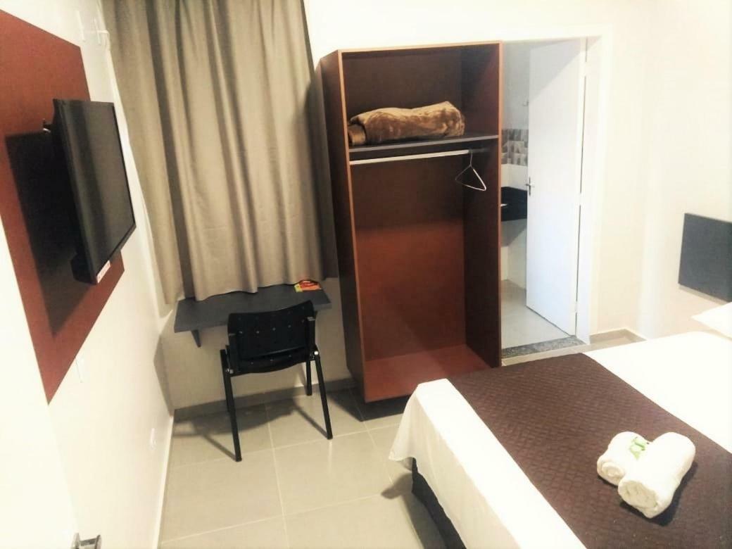 Cafelandia  London Executive Hotel מראה חיצוני תמונה