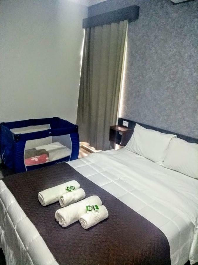 Cafelandia  London Executive Hotel מראה חיצוני תמונה