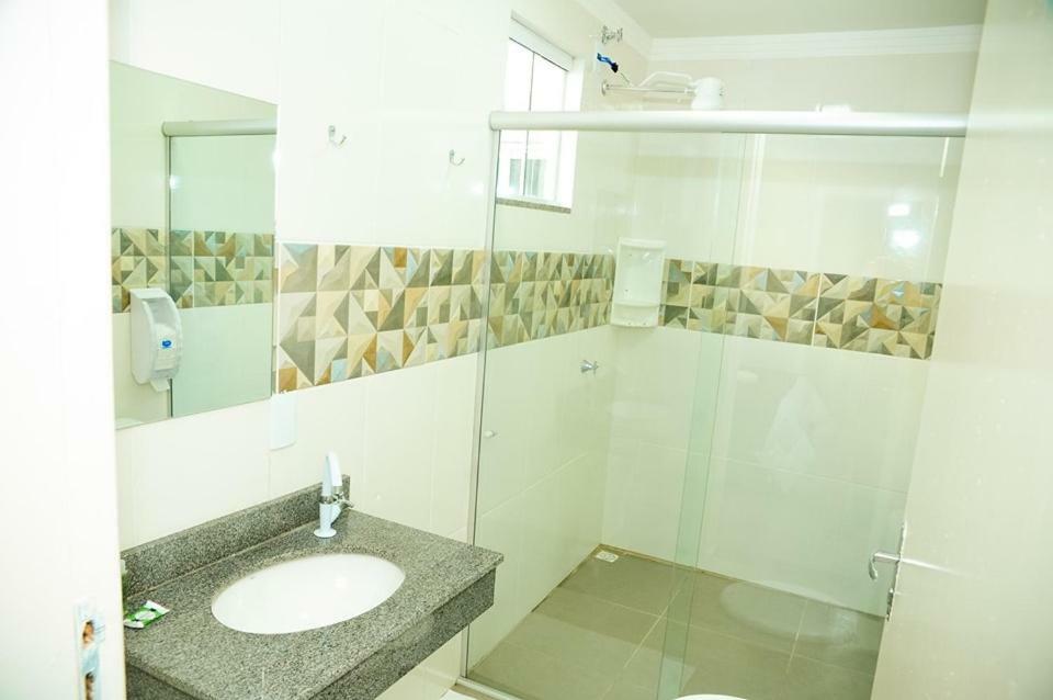 Cafelandia  London Executive Hotel מראה חיצוני תמונה