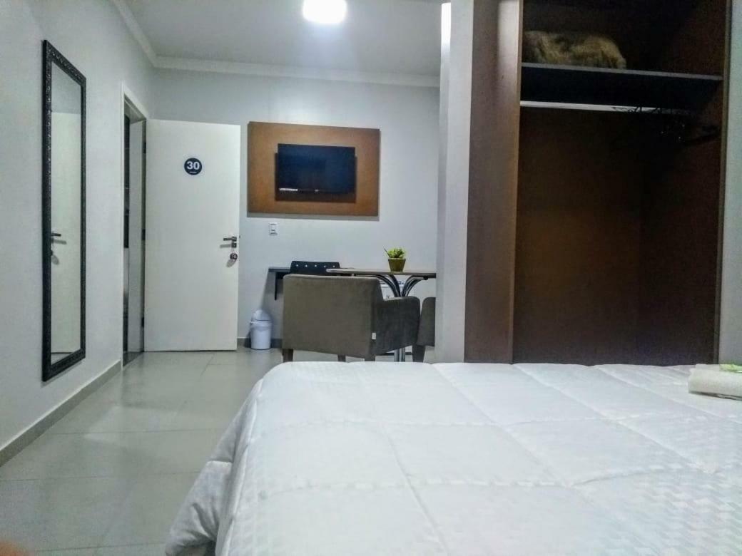Cafelandia  London Executive Hotel מראה חיצוני תמונה