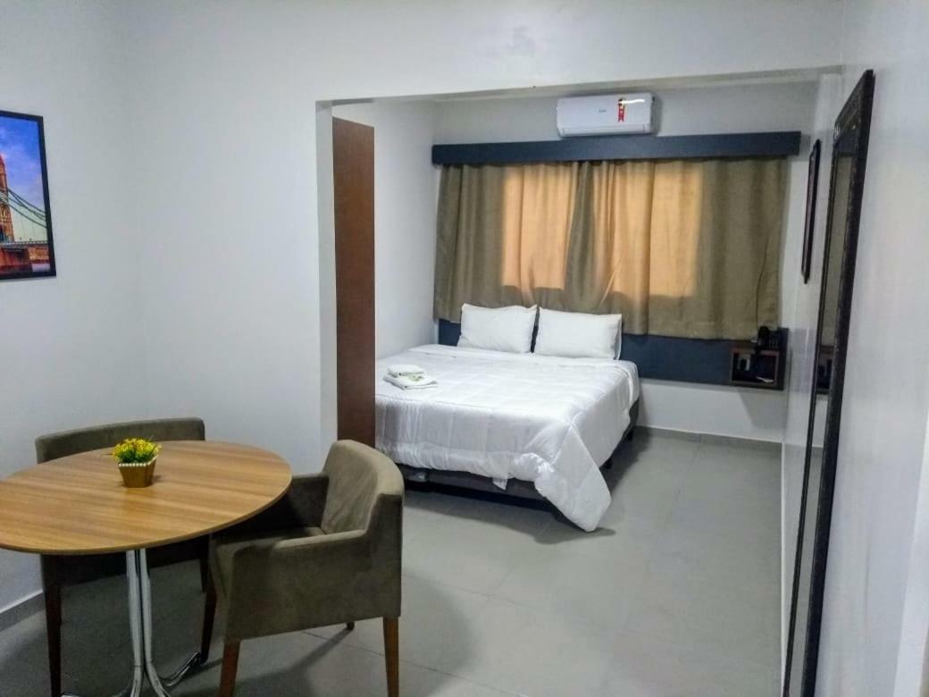 Cafelandia  London Executive Hotel מראה חיצוני תמונה